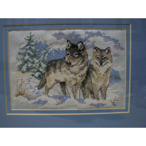 Wolfs Needlepoint Cross Stitch Art White Frame Nature Winter - Picture 3 of 7